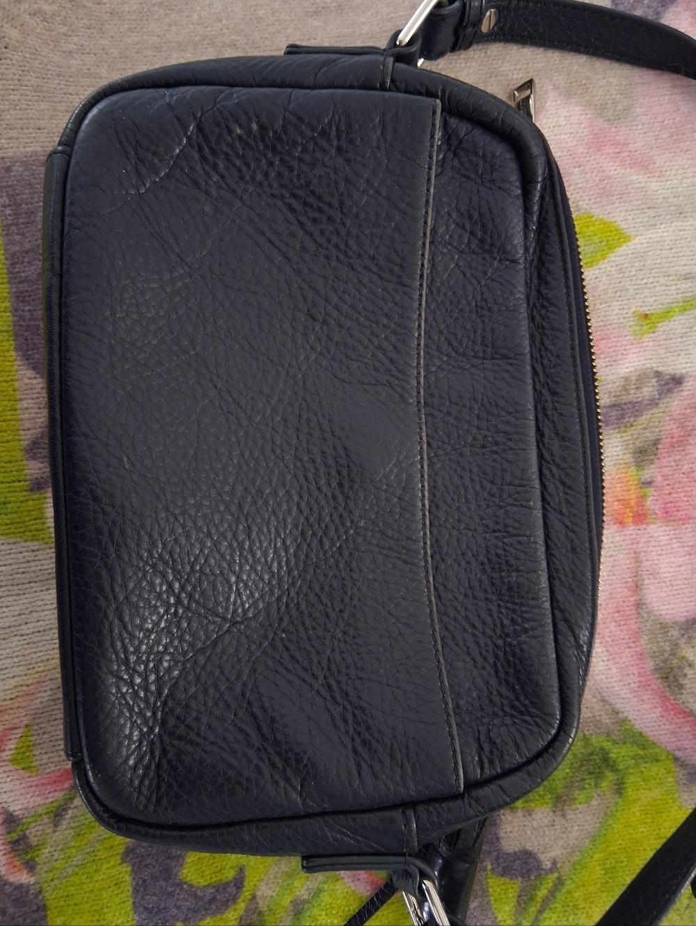 Atelier Noir By RUDSAK'S House Brand/ 100% Leather Crossbody Bag/ Navy Exterior - Picture 2 of 16